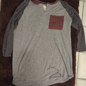 On the Byas 3/4 sleeve Curved fit